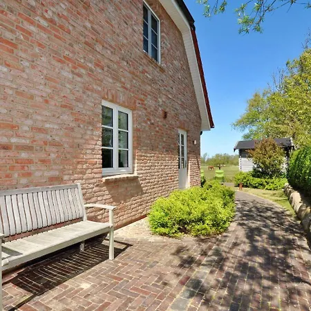 Holiday home Doppelhaushaelfte Boehler Wiesenblick *